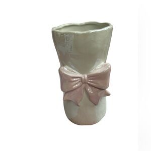 White with pink bow vase